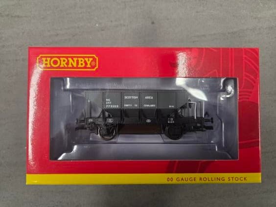 Hornby HO Scale 3 Plank Wagon