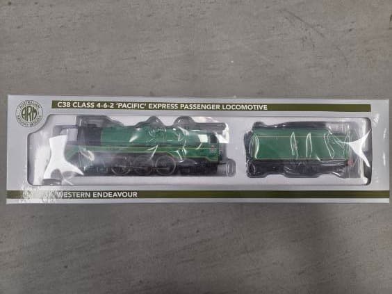 ARM C38 Class 3813 Western Endeavour Locomotive - HO Scale
