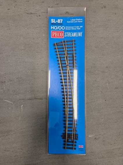 Peco Large Radius Curved Left Hand Point - Code 100