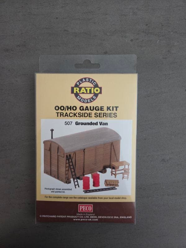 Peco HO Scale Grounded Van - Trackside Series