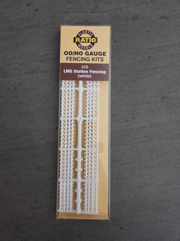 HO Scale LMS Station Fencing