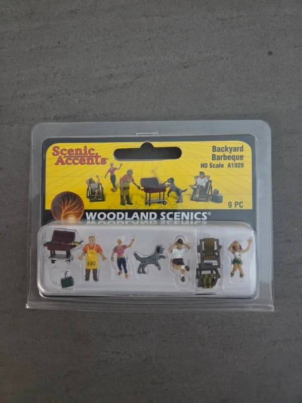 Woodland Scenics HO Scale Backyard BBQ Set