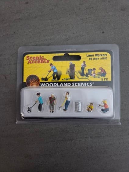 Woodland Scenics HO Scale Lawn Workers
