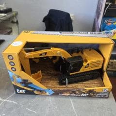 CAT RC Front End Loader - Remote Control