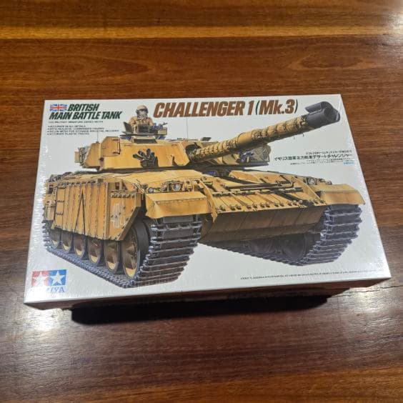 Tamiya Challenger 1 Mark 3 - 1:35 Scale Model Kit