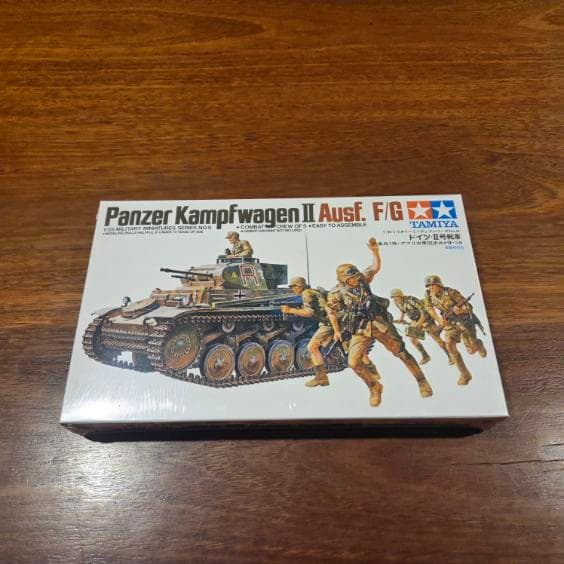 Tamiya Panzer Kamph Wagen II Ausf. F/G Model Kit
