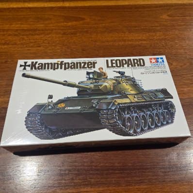 Tamiya Kamph Panzer Leopard - 1:35 Scale Model Kit