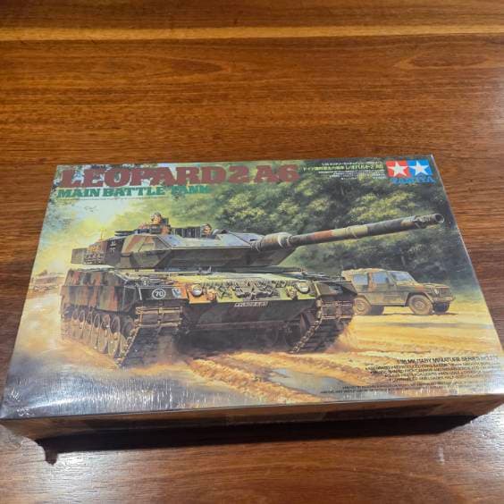 Tamiya Leopard 2A6 - 1:35 Scale Model Kit