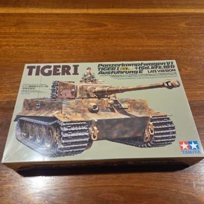 Tamiya Tiger 1 Panzer Kamph Wagen VI Model Kit