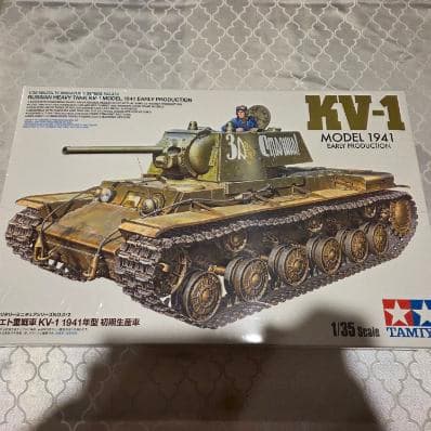 Tamiya KV1 Early Production - 1:35 Scale Model Kit
