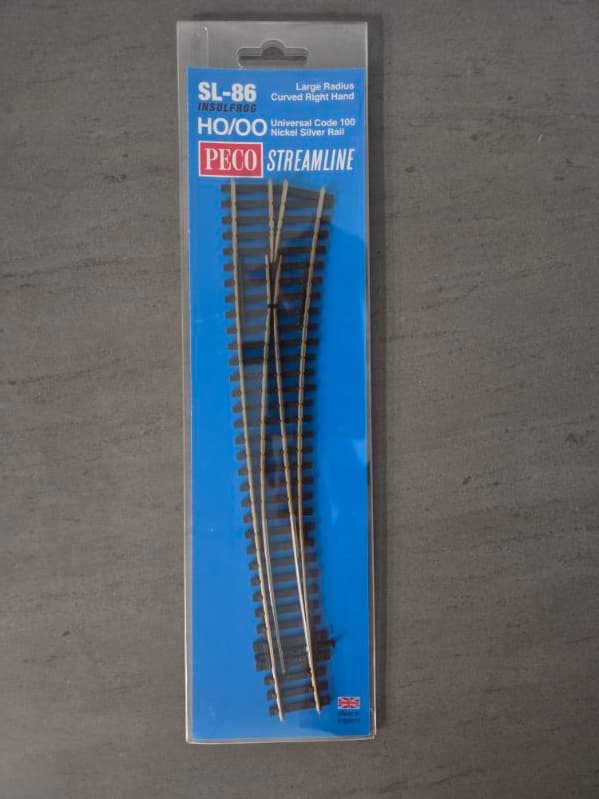PECO HO Scale Large Radius Curved Right Hand Point - Code 100 SL-86