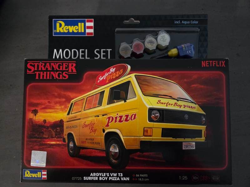 Revell VW T3 Bus Surfer Boy Model Set - Stranger Things 1:25 Scale with Paints and Glue