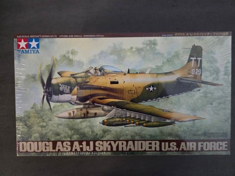 Tamiya Douglas A1-J Skyraider US Air Force - 1:72 Scale Model Kit