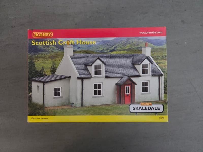 Hornby HO Scale Scottish Croft House - Pre Made