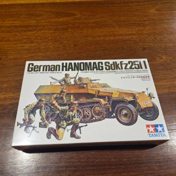 Tamiya German Hanomag SDkfz251/1 - 1:35 Scale Model Kit