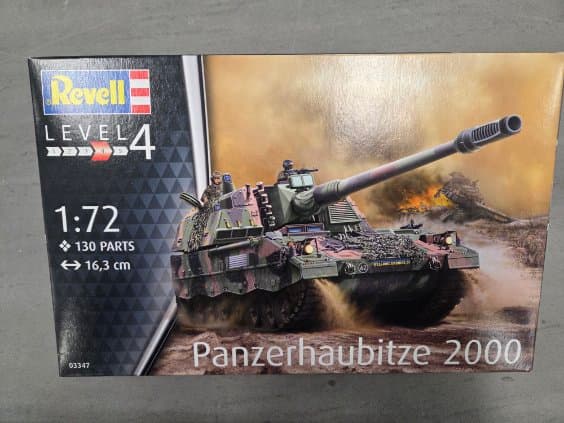 Revell Panzerhaubitze 2000 - 1:72 Scale Model Kit
